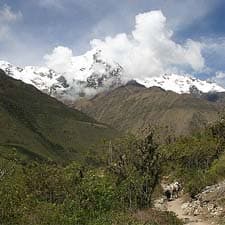 Montagnes enneigées de Cusco et le Chemin de l’Inca